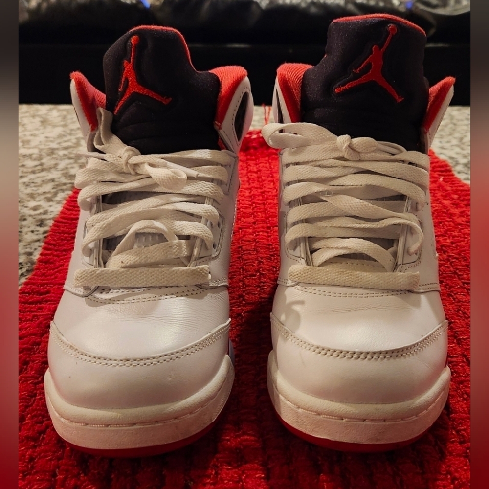 Air Jordan 5 Retro Fire Red White Black Sneakers Youth US 6.5Y - Picture 3 of 11